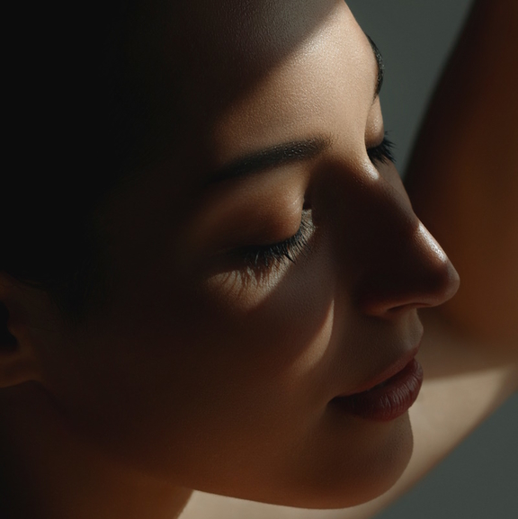 Nasenkorrektur ohne OP, Dr. Deb, Central Aesthetics, Plastische Chirurgie & Schönheitschirurgie in Frankfurt