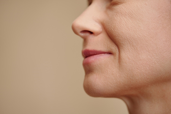 Nasenkorrektur, Dr. Deb, Central Aesthetics, Plastische Chirurgie & Schönheitschirurgie in Frankfurt